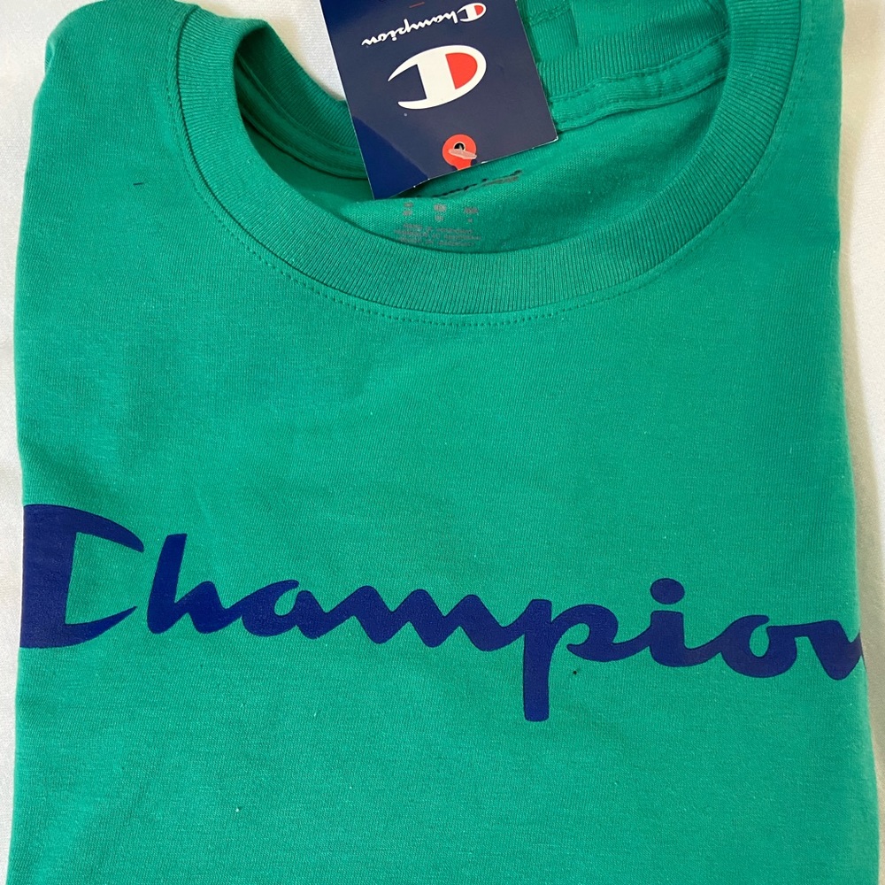 Mens Champion short sleeved shirt